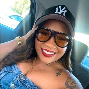 Meet your Posher, Bebe